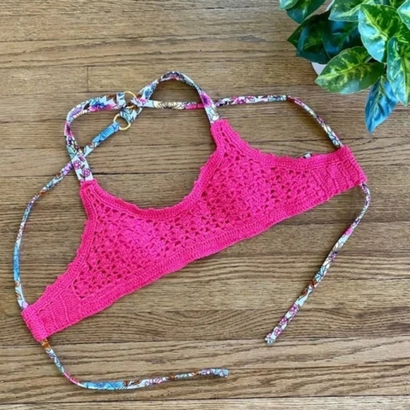 California Waves Crochet Bralette Bikini Top Raspberry Pink Floral Straps Size S - Picture 13 of 14